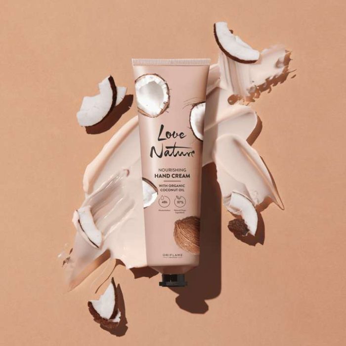 Crème nourrissante pour les mains à l'huile naturelle de noix de coco Love Nature Oriflame